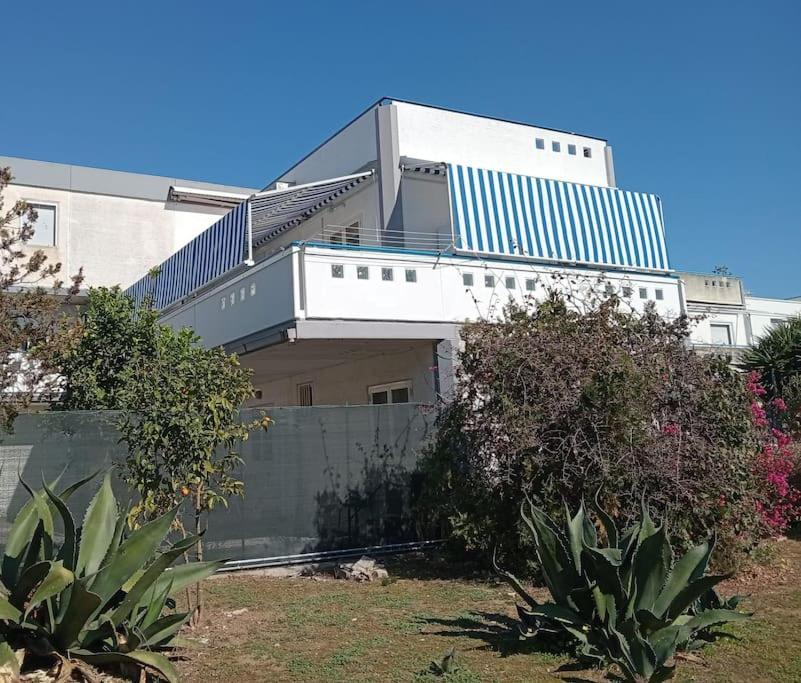La Maison De Monique Policoro Exteriör bild